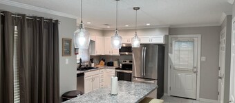 New 4 BR+Extra Space Beds- Retreat w/ Private Pool