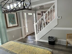 5 soverom, strykejern/-brett, wi-fi (inkludert) og sengetøy