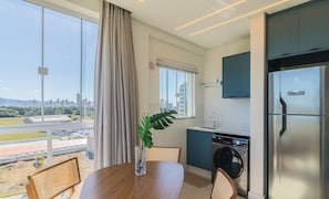 Eenvoudig appartement | Dineren