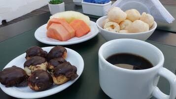 Free daily continental breakfast