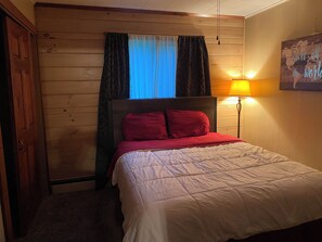4 soverom, strykejern/-brett og sengetøy