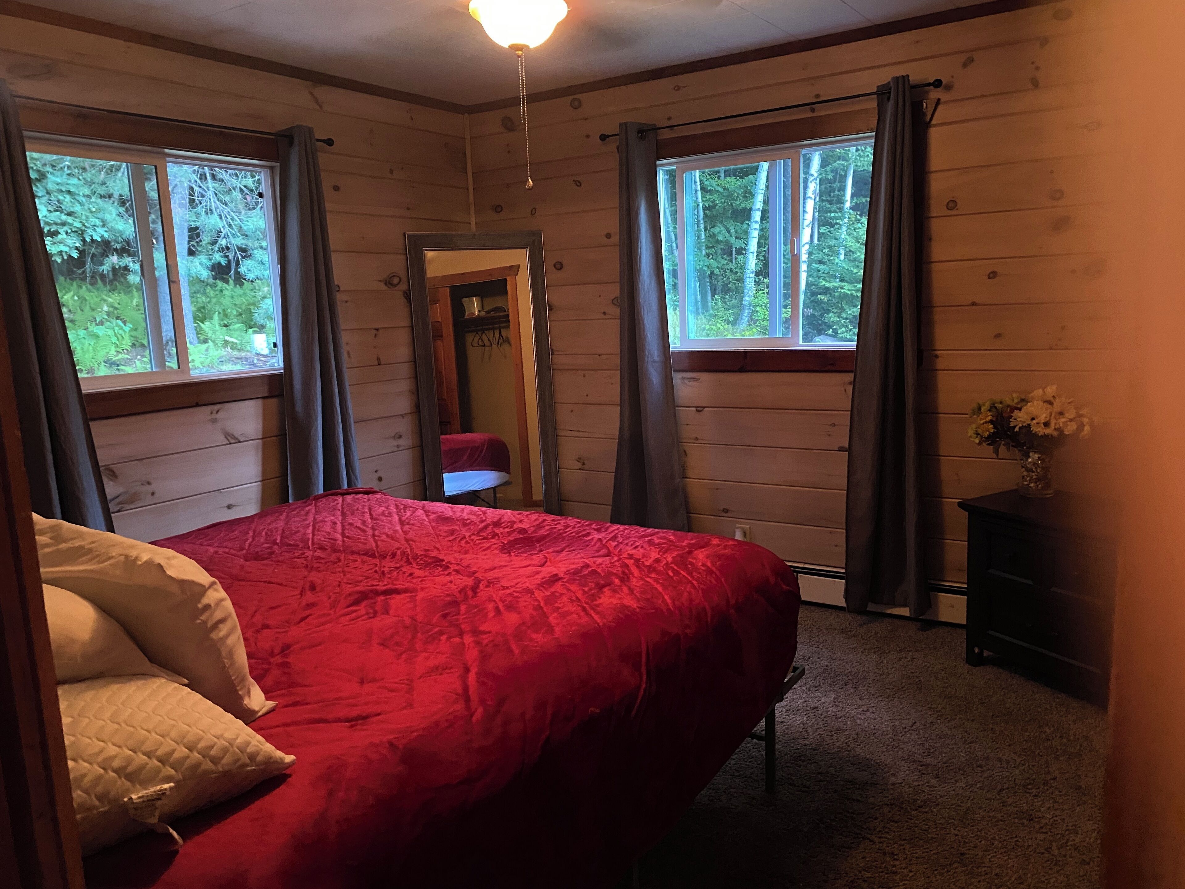 4 bedrooms, iron/ironing board, bed sheets