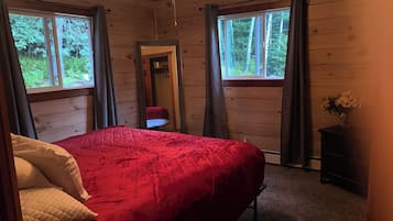 4 bedrooms, iron/ironing board, bed sheets