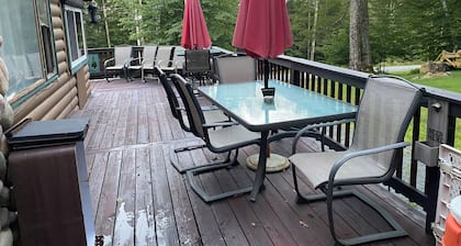 Soothing cabin at Great sacandaga lake come enjoy the peace in a rural area.