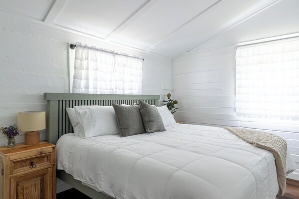 2 bedrooms, desk, free WiFi, bed sheets