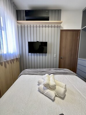 1 habitación, tabla de planchar con plancha, wifi y ropa de cama