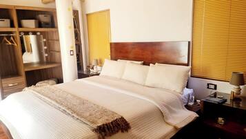 1 dormitorio, escritorio, tabla de planchar con plancha y wifi gratis