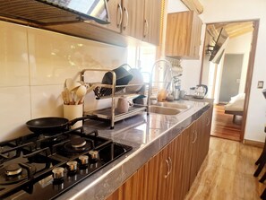 Four, cafetière/bouilloire, bouilloire électrique