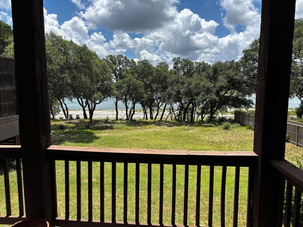 Property grounds - 4-bedroom house in brilliant Canyon Lake with AC (Canyon Lake)