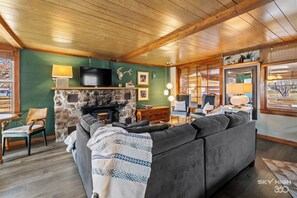 TV - Grand Lake Fishing Cabin Dock/Ramp late checkout (Wyandotte)