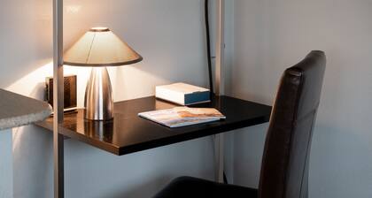 Modern Chelan Condo w/ Views, Pool & Fireplace