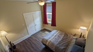 2 chambres, fer et planche à repasser, Wi-Fi gratuit, draps fournis