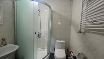 Ducha, secador de pelo, toallas