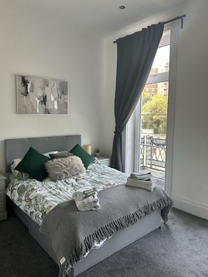 1 chambre, fer et planche à repasser, Wi-Fi gratuit, draps fournis