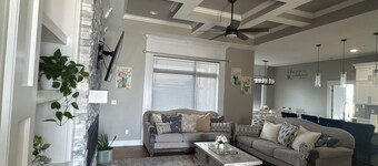 Convenient functional quiet 5 bedroom 3 bath home in Clive.