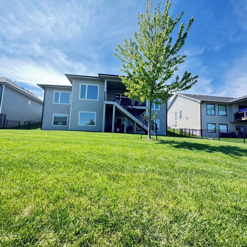 Convenient functional quiet 5 bedroom 3 bath home in Clive.