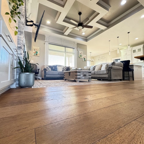 Convenient functional quiet 5 bedroom 3 bath home in Clive.