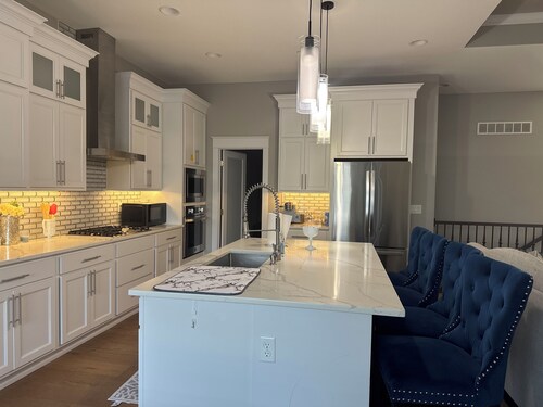 Convenient functional quiet 5 bedroom 3 bath home in Clive.