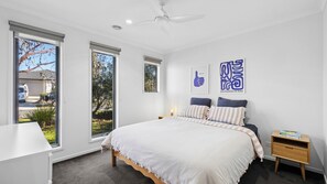 4 bedrooms, free WiFi, bed sheets