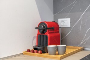 Kaffee und/oder Kaffeemaschine