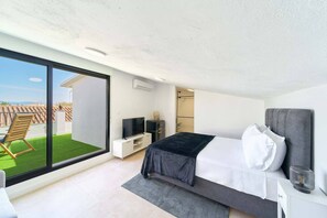 1 slaapkamer, een strijkplank/strijkijzer, wifi, beddengoed