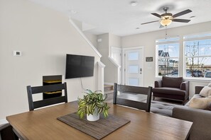 Dining - Brownstone Beauty - Boise, ID (Southwest Ada County Alliance)