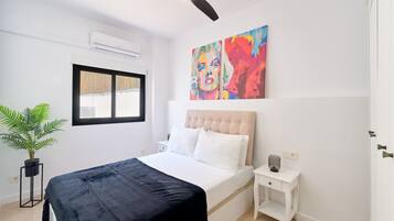 3 slaapkamers, een strijkplank/strijkijzer, gratis wifi, beddengoed