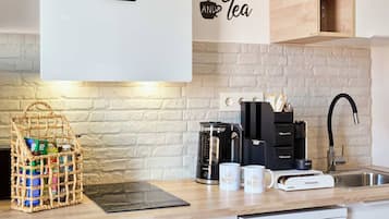 Fridge, microwave, stovetop, dishwasher