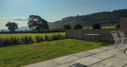 Stylish Country Escape | Scenic Views & EV Charger