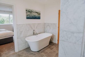 Douche, sèche-cheveux