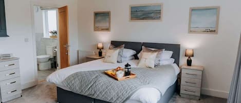 2 chambres, fer et planche à repasser, lit parapluie, Wi-Fi