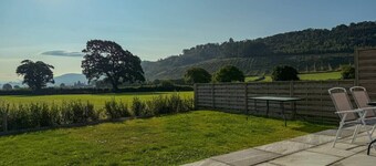 Charming Dual - Cottage – A Private Modern Retreat