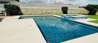 Comfy Oasis for Traveling Professionals-3BR+Loft,Pool,EVCharger