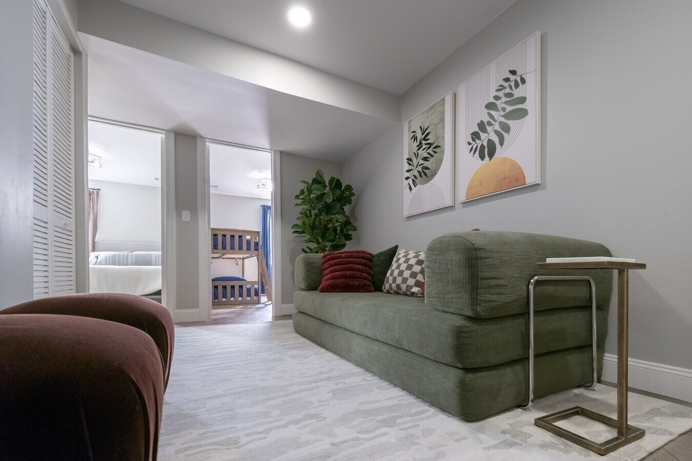 Televisión y chimenea 