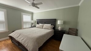 3 bedrooms, iron/ironing board, WiFi, bed sheets