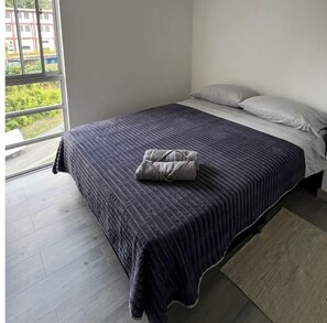 Ferros/tábuas de passar roupa, Wi-Fi, roupa de cama