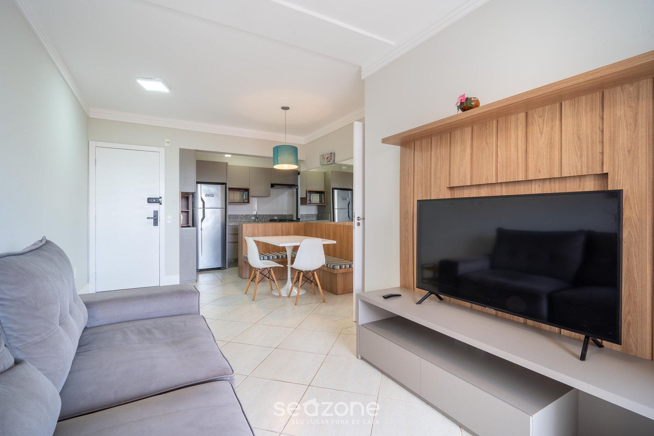 Basic Apartment | Living area