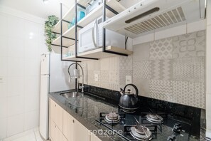 Basic Apartment | Private kitchen