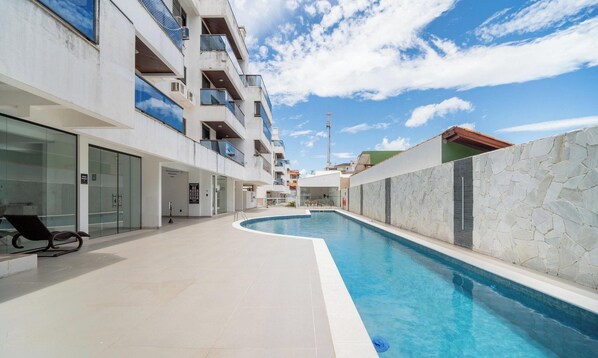 Outdoor pool - Aptos em prédio com piscina a 300 m da Praia dos Ingleses-ROHs (Florianópolis)