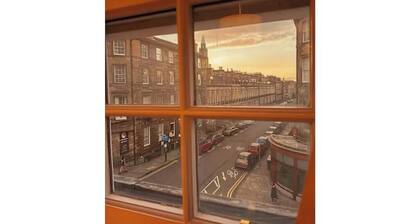 Fabulous City Centre 4-Bed Retreat