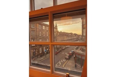 Fabulous City Centre 4-Bed Retreat