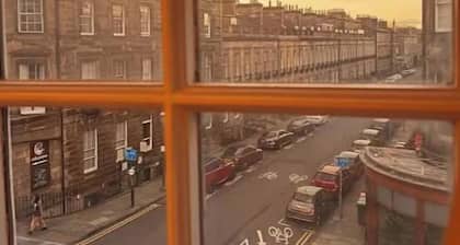 Fabulous City Centre 4-Bed Retreat