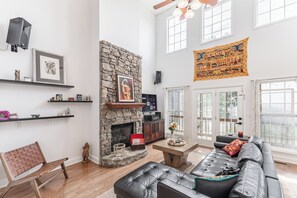 Smart-TV, peis og stereoanlegg