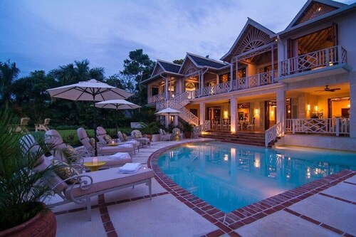 Pineapple House - A Tryall Club Retreat