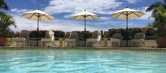 Pineapple House - A Tryall Club Retreat