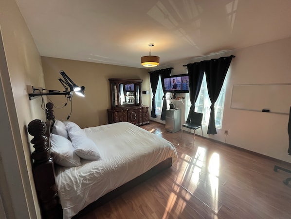 1 bedroom, in-room safe, iron/ironing board, WiFi