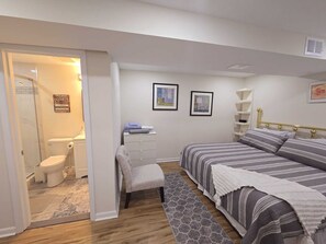 Iron/ironing board, Internet, bed sheets