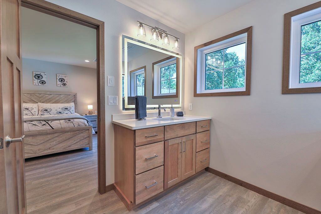 5 bedrooms, iron/ironing board, travel crib, free WiFi