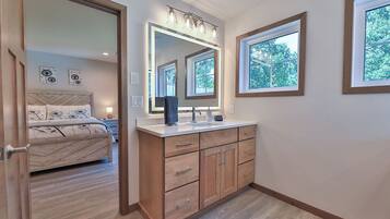 5 bedrooms, iron/ironing board, travel crib, free WiFi