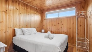 5 Schlafzimmer, Bügeleisen/Bügelbrett, Reisekinderbett, WLAN